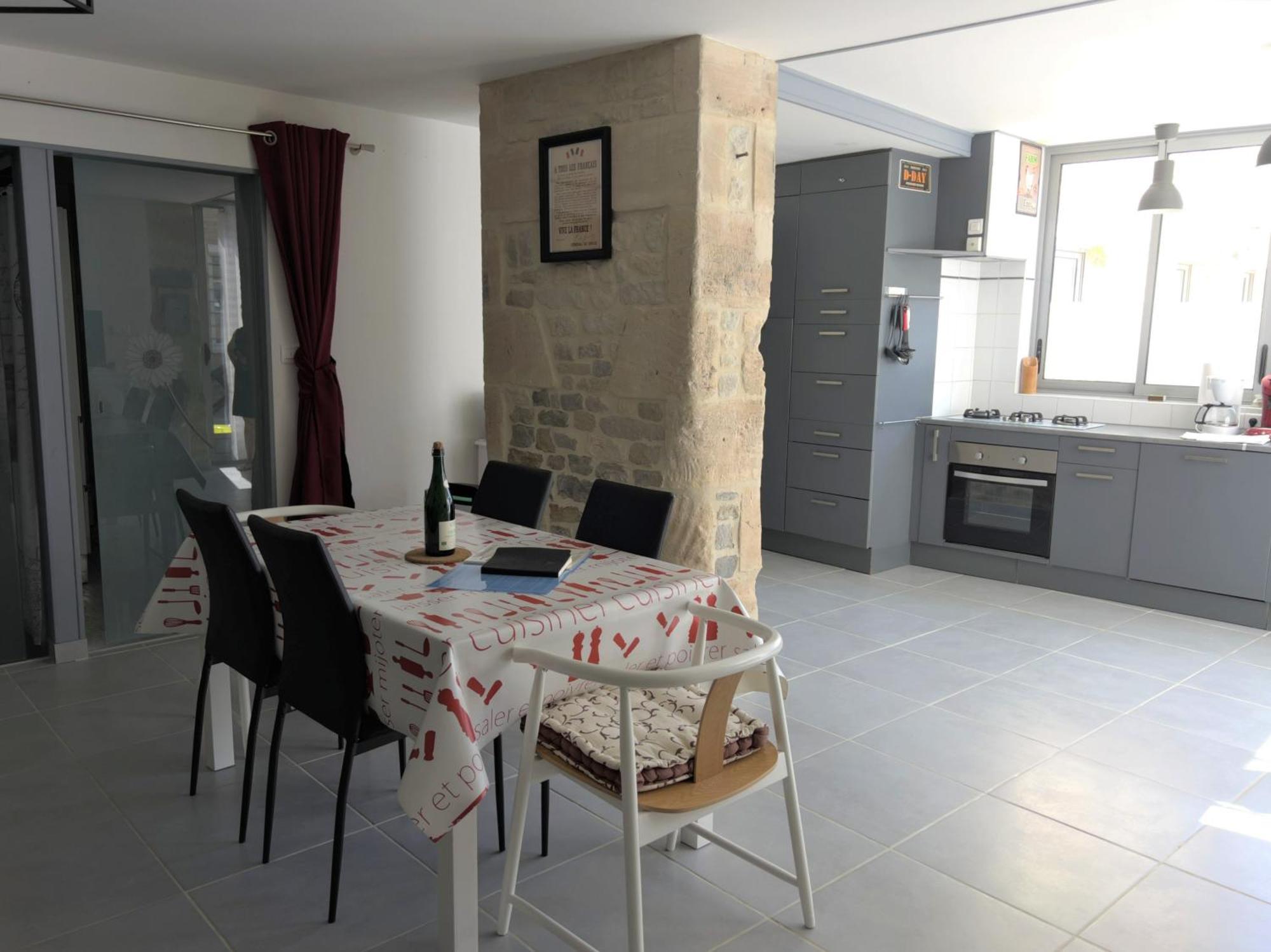 Cottage Overlord - 6 Personnes - Plages Du Debarquement Formigny Exterior photo